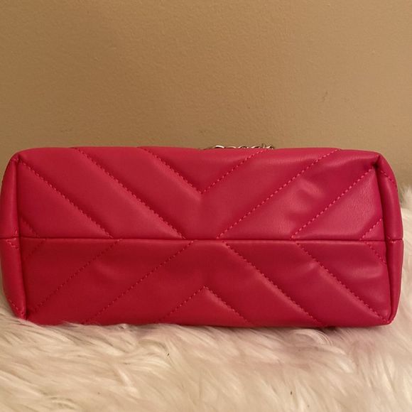 NWT Badgley Mischka Quilted Bag w /letter lock closure - Picture 6 of 12